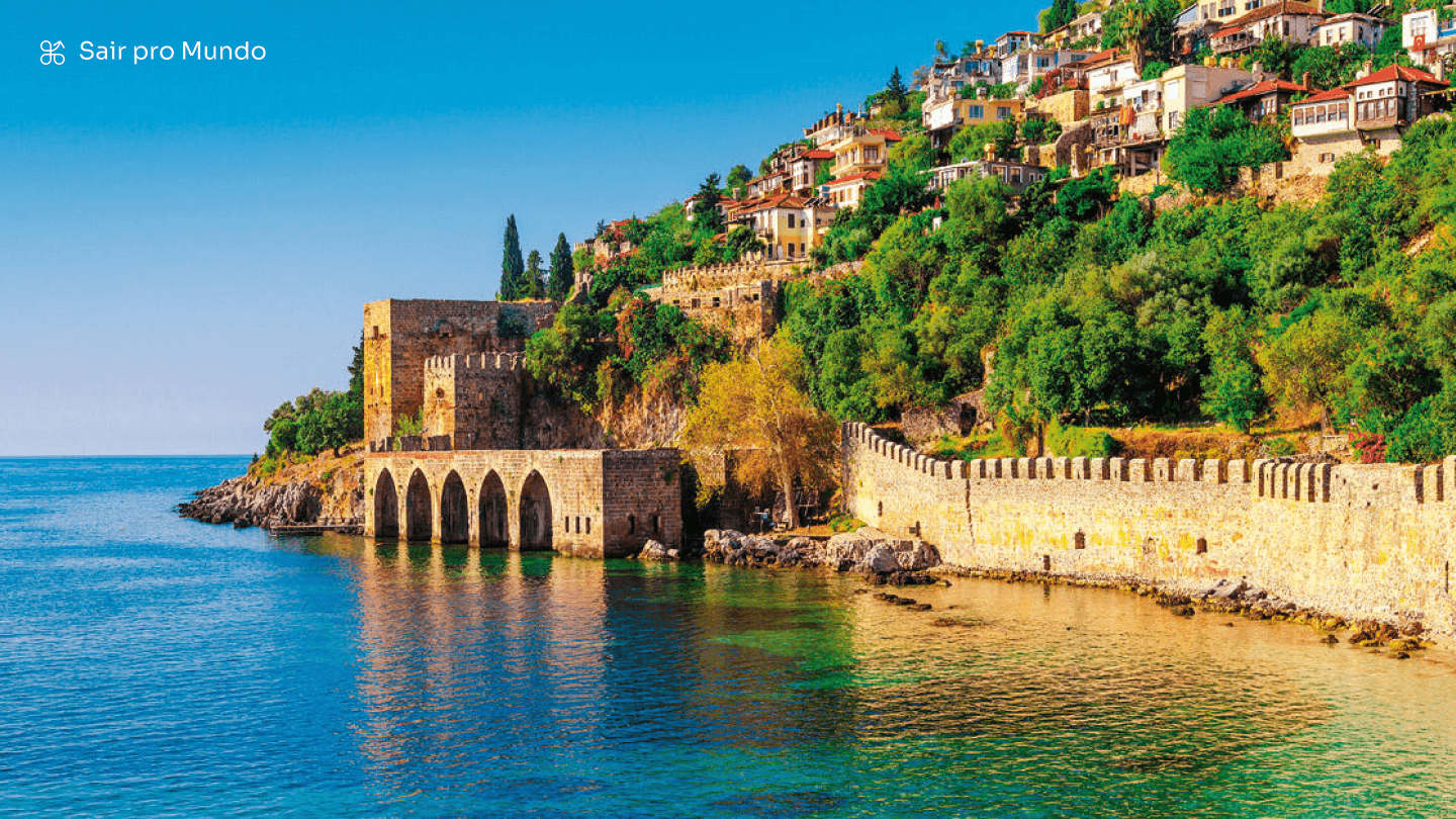 How much does it cost to travel to Antalya (Turkey)? Flights, accommodation, etc.