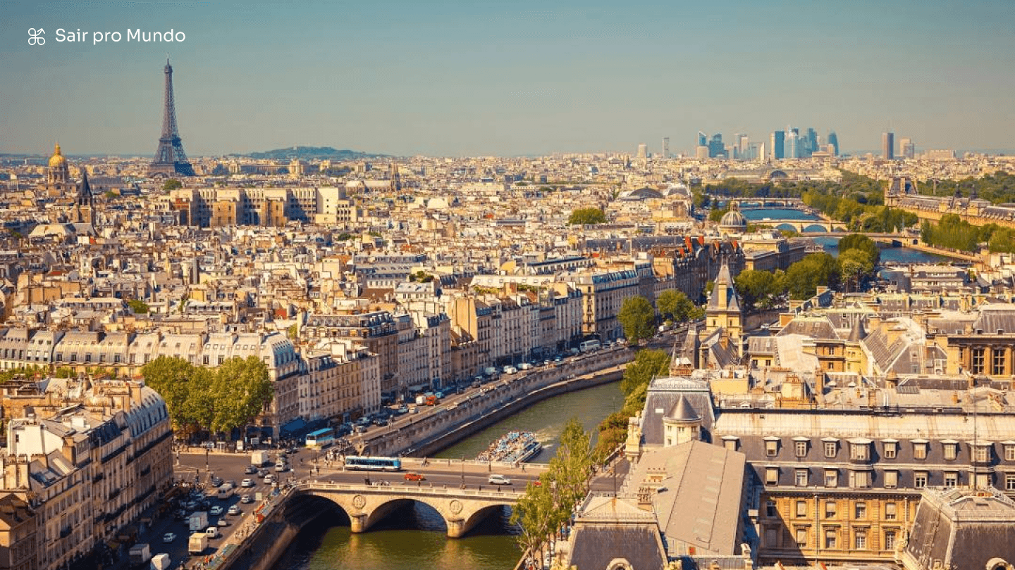 How much does it cost to travel to Paris (France)? Flights, accommodation, etc.